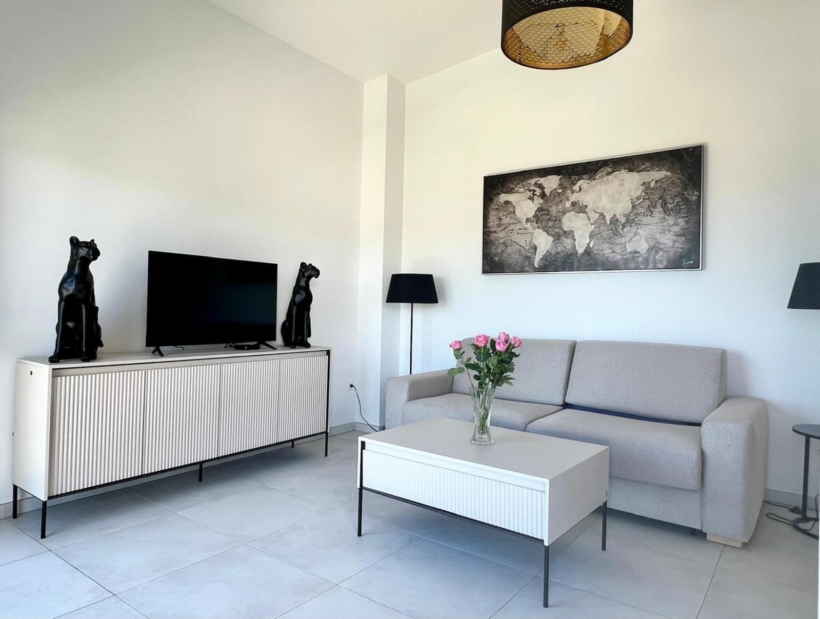 Panoramic Sea View Appartment Blue Pearl Nisa Exterior foto